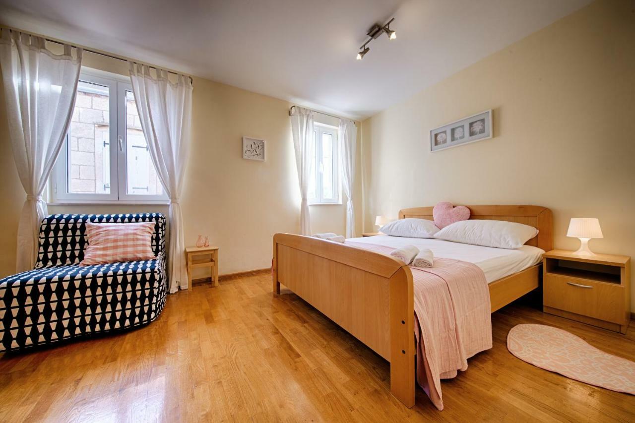 Apartments Marinkovic Komiža 外观 照片