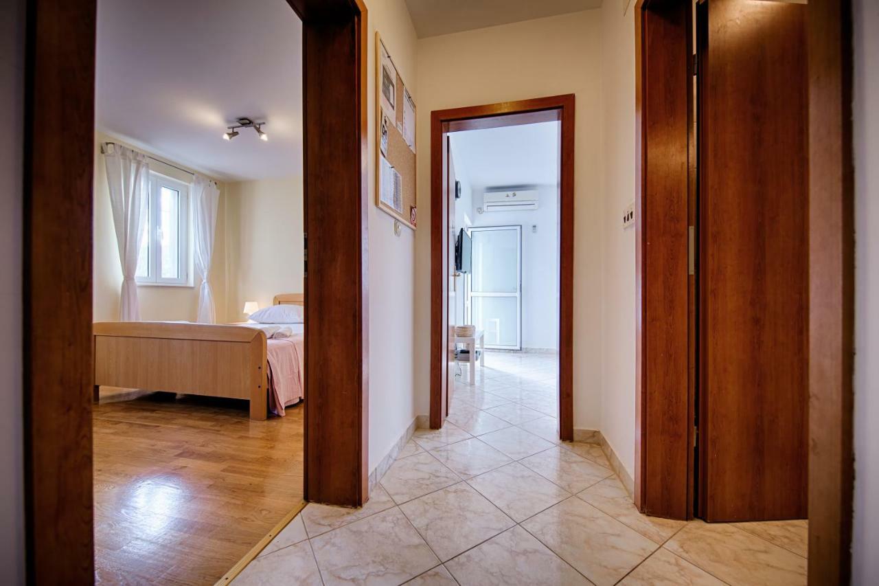 Apartments Marinkovic Komiža 外观 照片