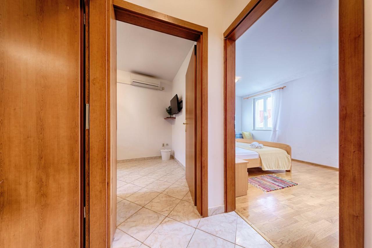 Apartments Marinkovic Komiža 外观 照片